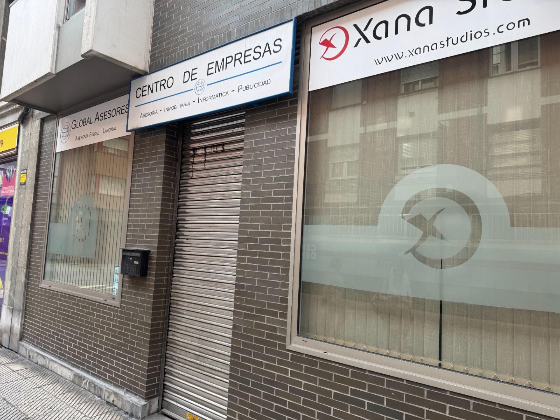 Exterior view of Premises to rent in Oviedo   with Air Conditioner, Heating and Furnished