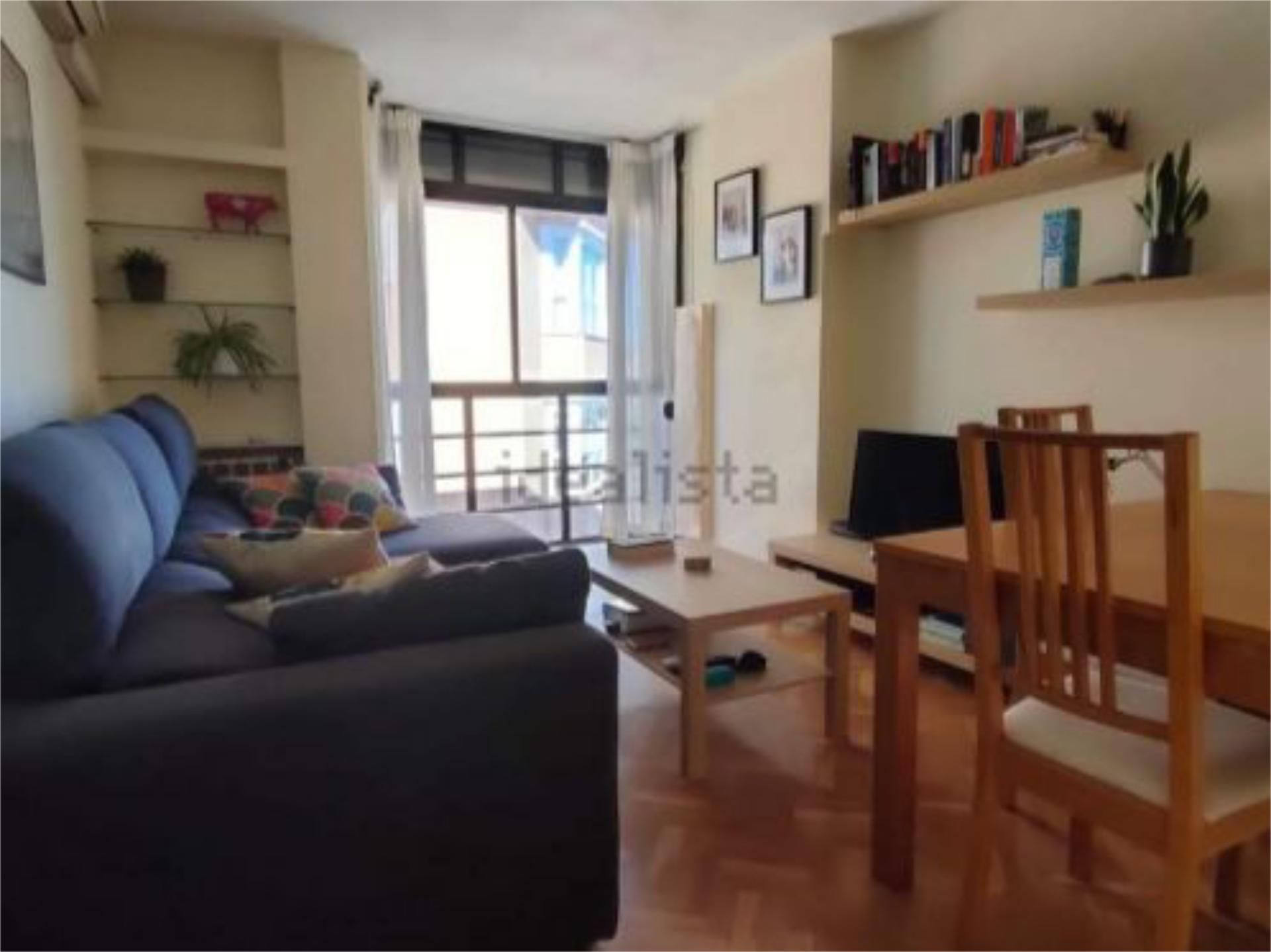 Sala d'estar de Pis en venda en  Madrid Capital amb Aire condicionat i Terrassa