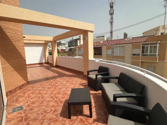 Piso en Alquiler en Carrer Alona, 18 en Benalúa