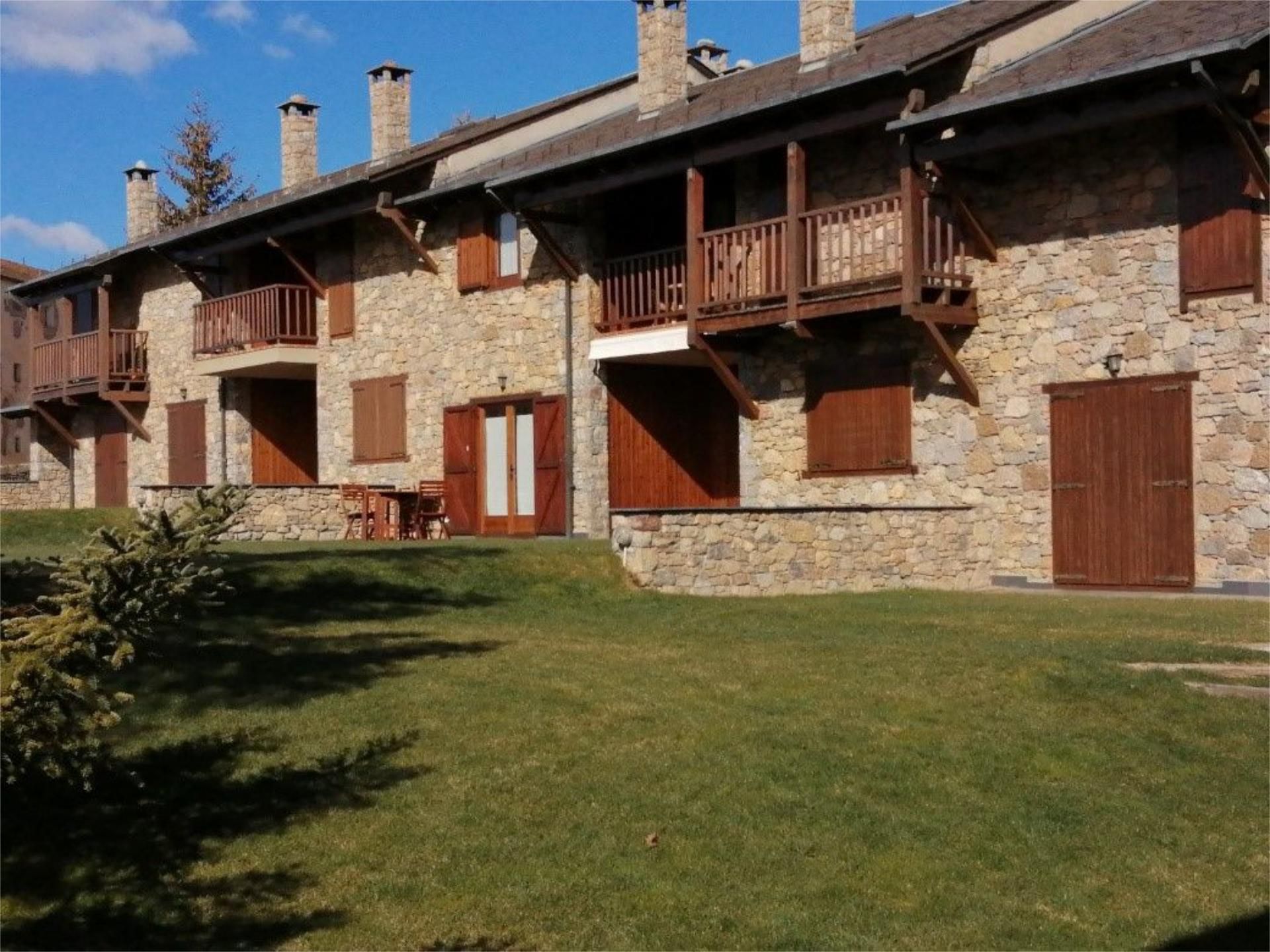 Exterior view of Flat to rent in Isòvol  with Terrace, Swimming Pool and Balcony