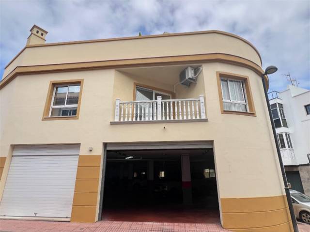 Garaje en Alquiler en Calle la Vera, 2 en La Vera - El Farrobillo - Tosca de Ana María