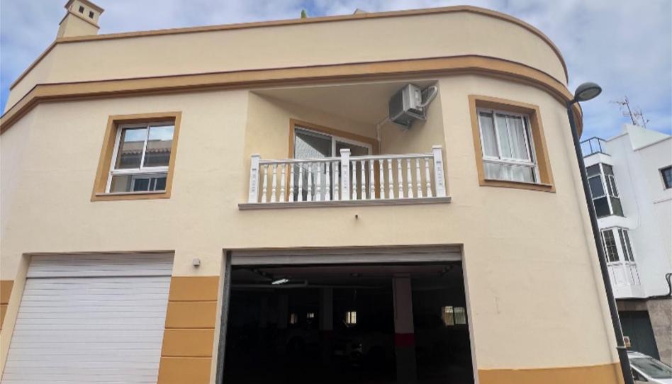 Foto 1 de Garatge de lloguer a Calle la Vera, 2, La Vera - El Farrobillo - Tosca de Ana María, Santa Cruz de Tenerife