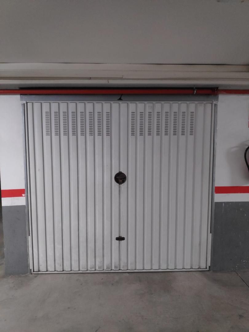 Außenansicht von Garage miete in Plasencia