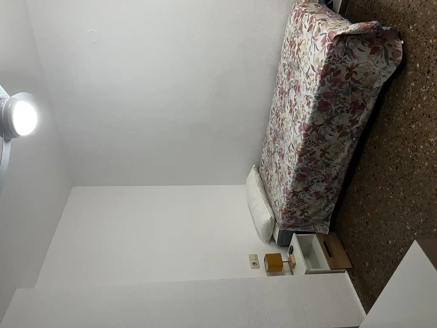 Bedroom of Flat for share in Valencia  with Air Conditioner, Parquet flooring and Furnished