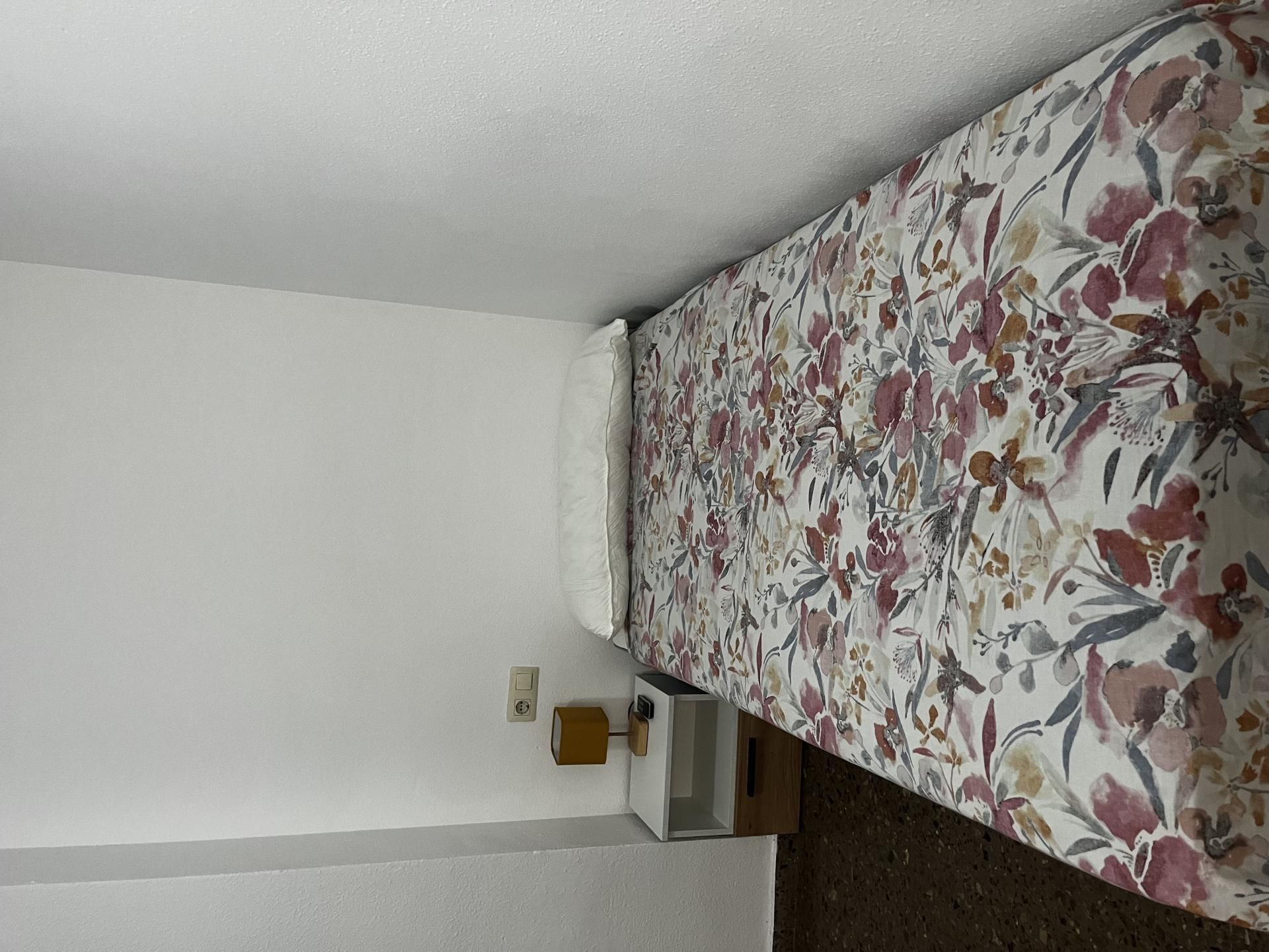 Habitación de Piso para compartir en  Valencia Capital con Aire acondicionado, Parquet y Amueblado
