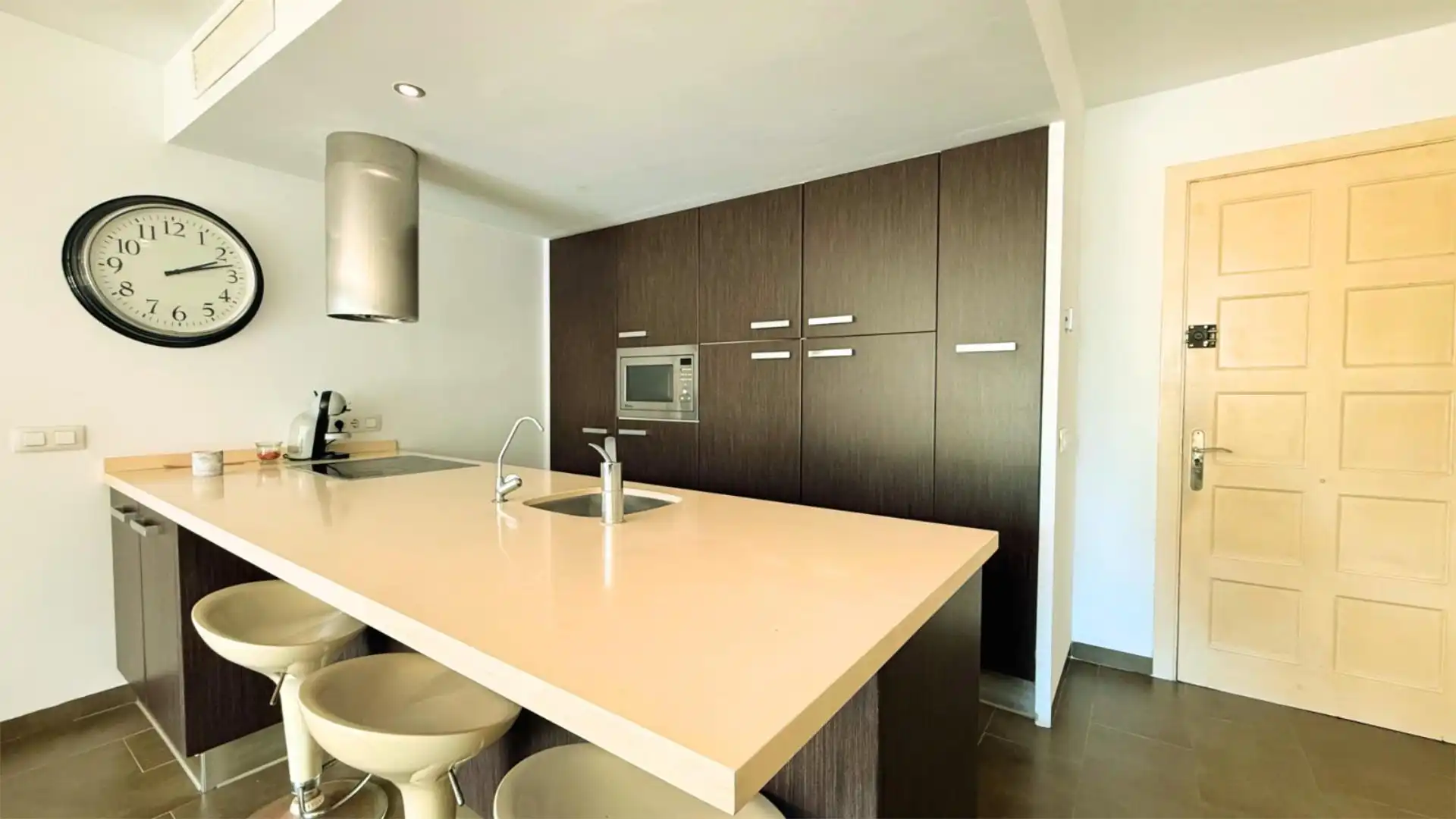 Attic for sale in Carrer d'Alacant, 36, Calvià pueblo Kitchen of Attic for sale in Calvià with Air Conditioner, Heating and Private garden
