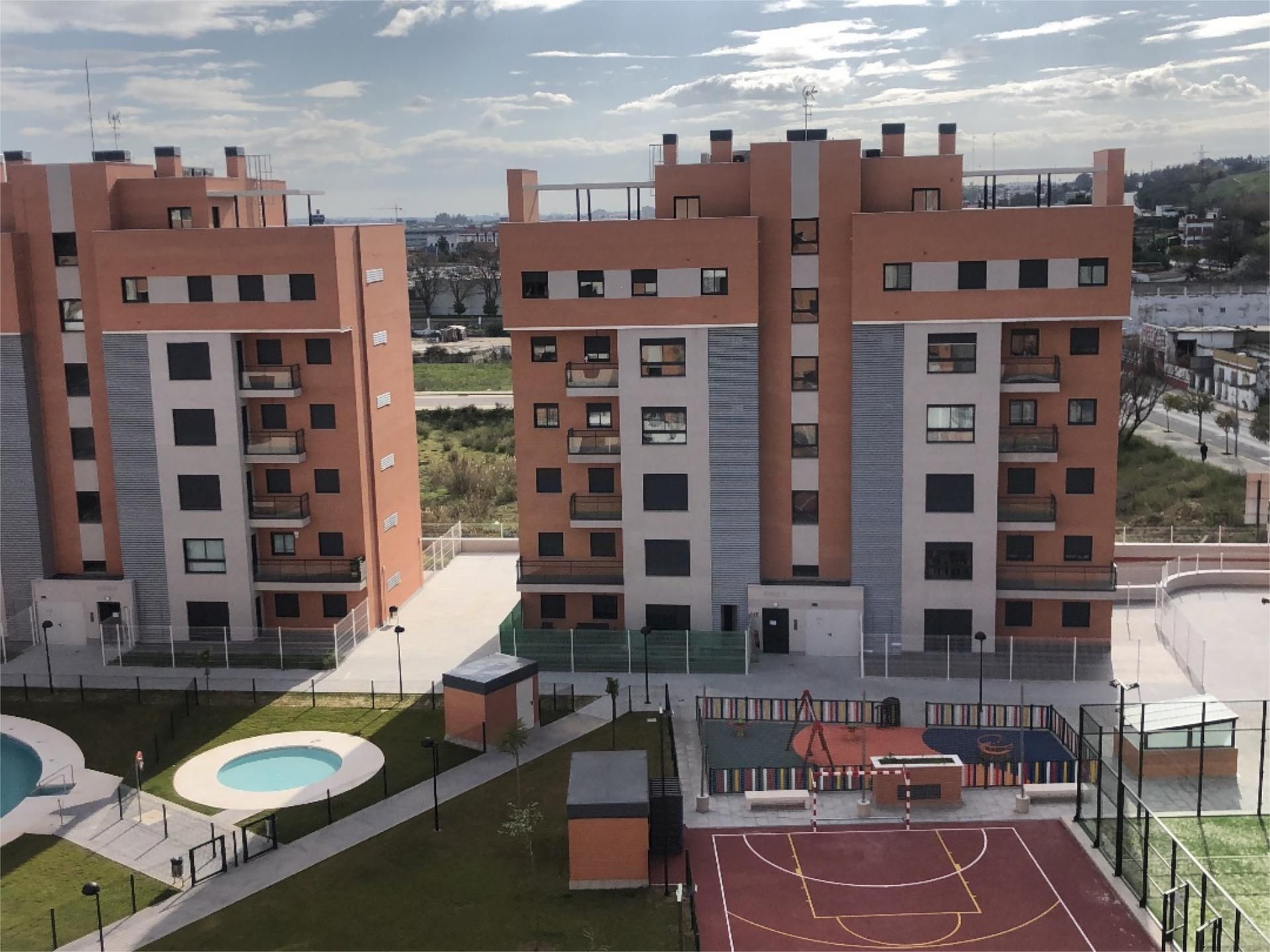 Exterior view of Flat to rent in Camas  with Air Conditioner, Heating and Private garden