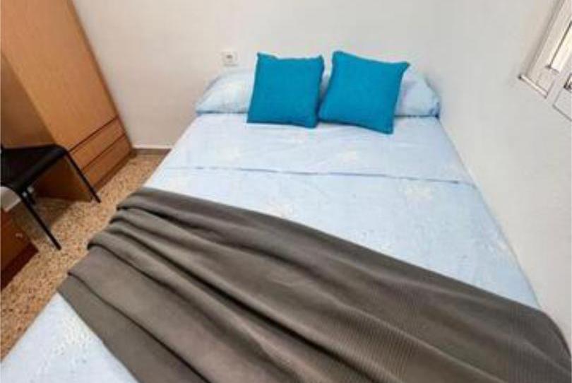 Apartment to share in La Creu Coberta, Valencia - image 1 Photo 1 of Apartment to share in La Creu Coberta, Valencia