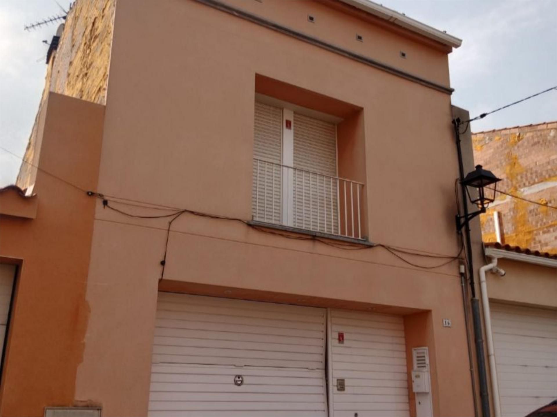 Exterior view of Single-family semi-detached for sale in Banyeres del Penedès  with Air Conditioner, Heating and Private garden