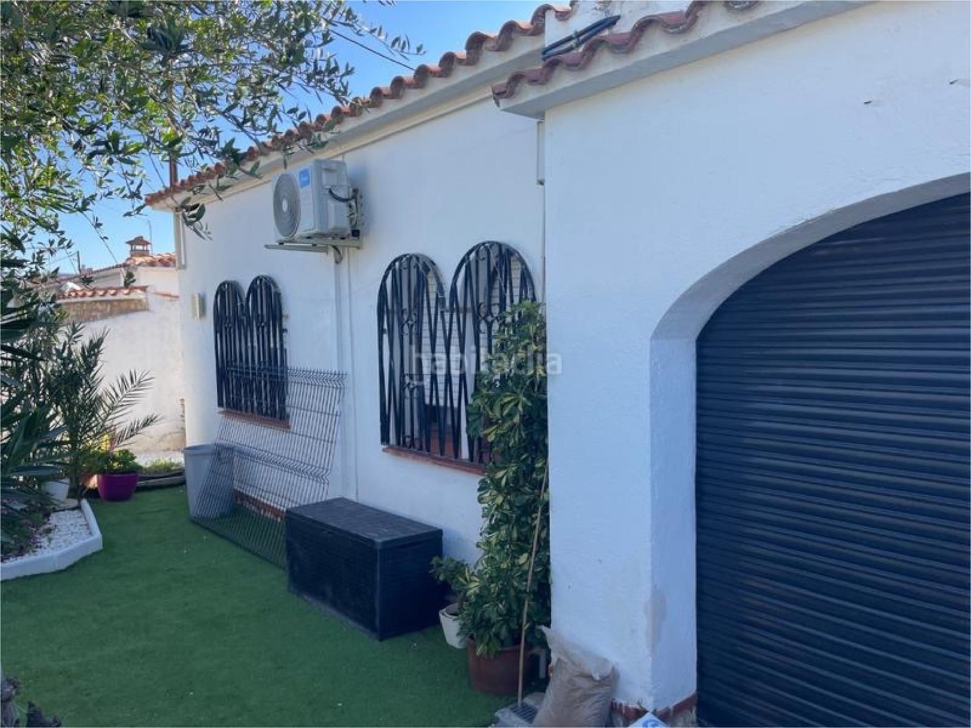Vista exterior de Casa o chalet en venta en Mont-roig del Camp con Aire acondicionado, Terraza y Piscina