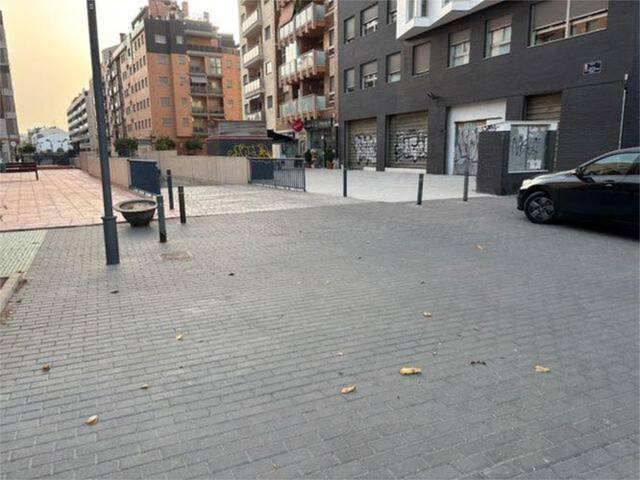 Garaje en Alquiler en Juan de Borbón