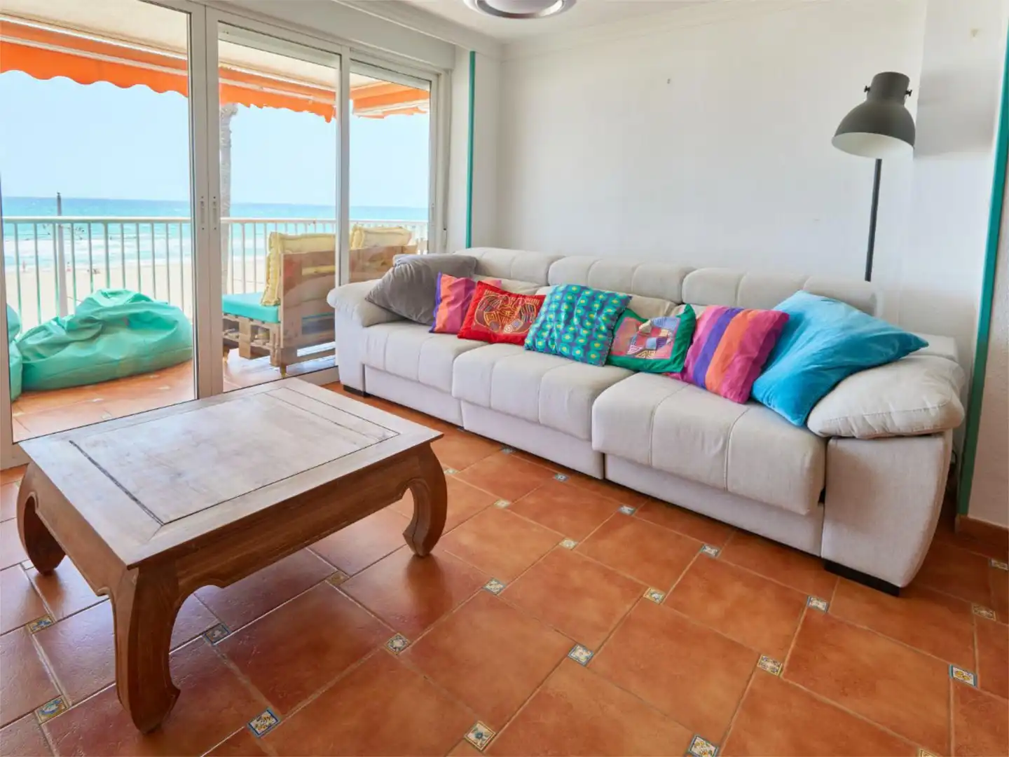 Flat for rent in Avenida Jaime I el Conquistador, Playa Muchavista Living room of Flat for rent in El Campello with Air Conditioner, Terrace and Storage room