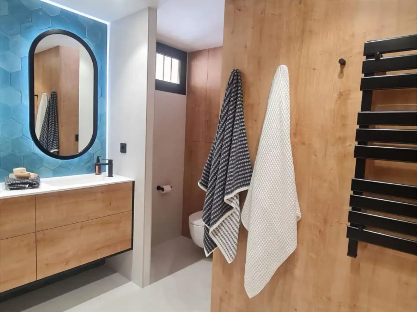Flat for rent in Avenida Jaime I el Conquistador, Playa Muchavista Bathroom of Flat for rent in El Campello with Air Conditioner, Terrace and Storage room