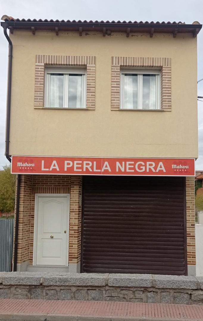 Vista exterior de Casa adosada en venda en Maello amb Calefacció, Parquet i Moblat