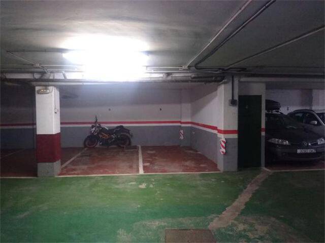 Garaje en Alquiler en Centro - Llano Samper