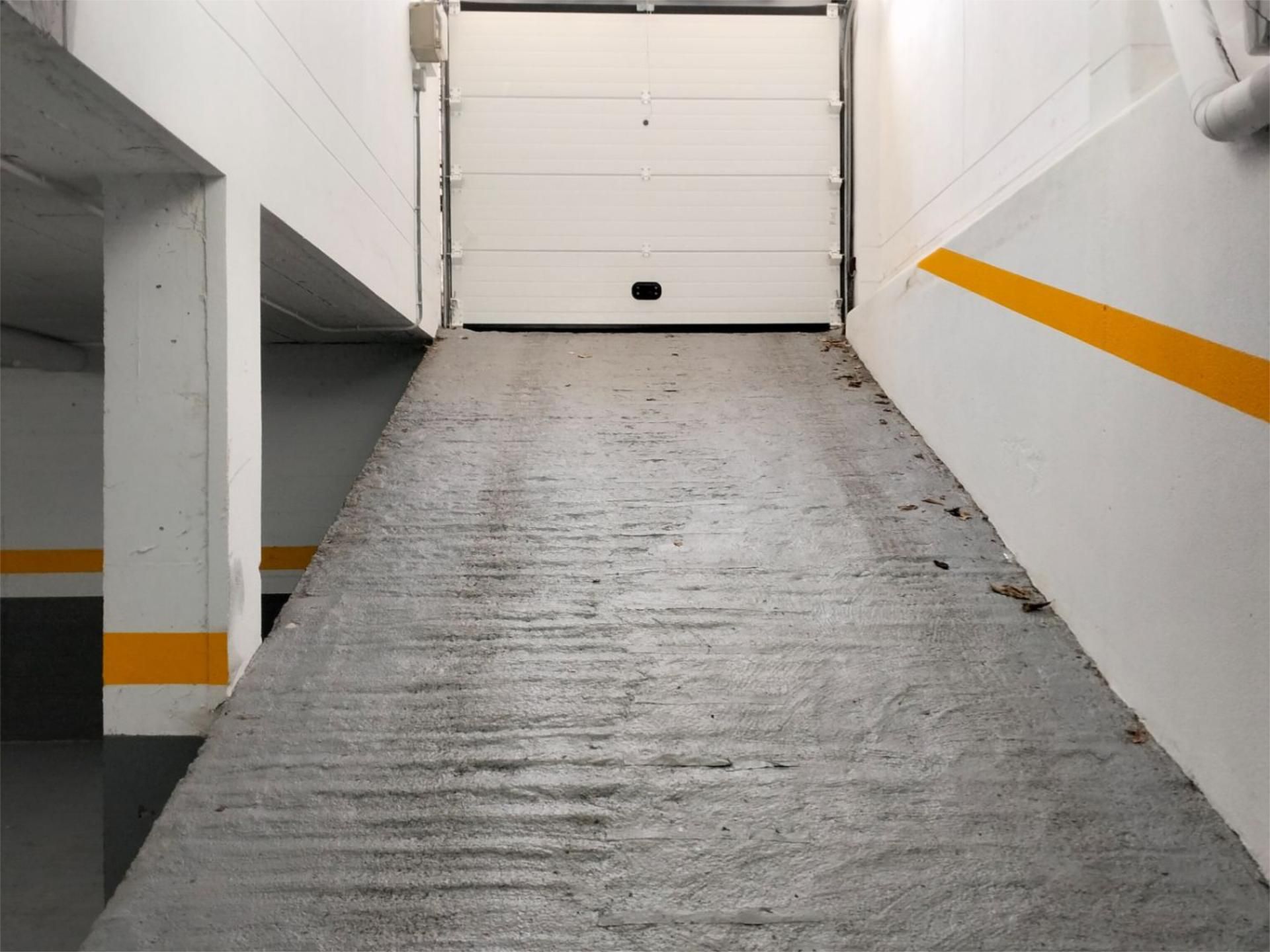 Parking of Garage to rent in Ribeira
