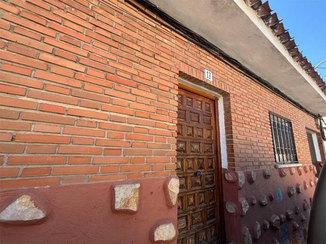 Casa adosada en Venta en Calle Castillo de Villalba, 17 en Cebolla