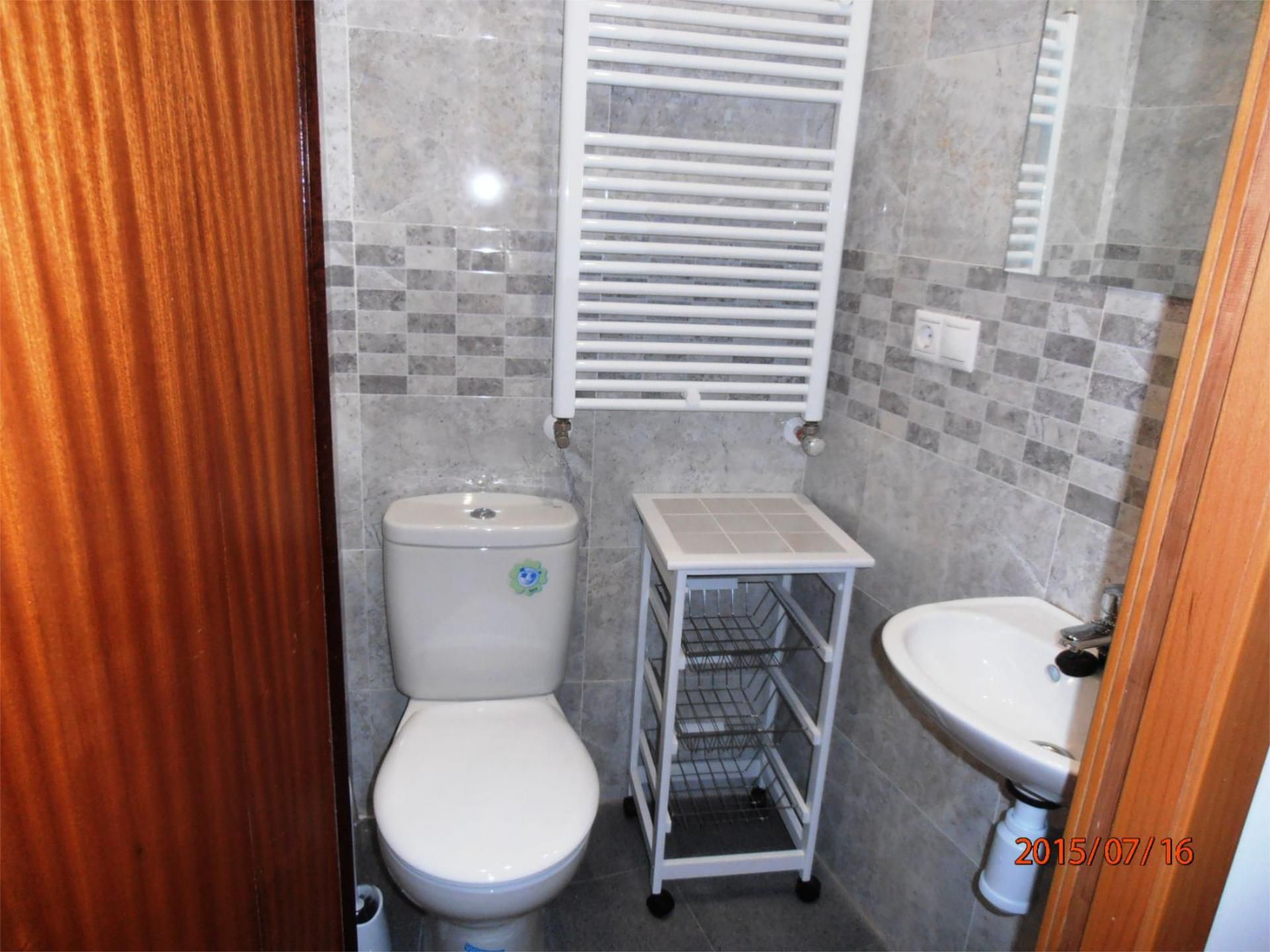 Bathroom of Flat to rent in Dueñas  with Heating and Furnished