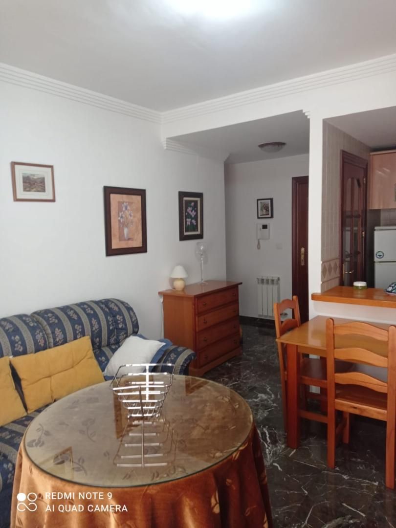 Habitación de Piso de alquiler en Alcalá la Real con Calefacción, Trastero y Amueblado