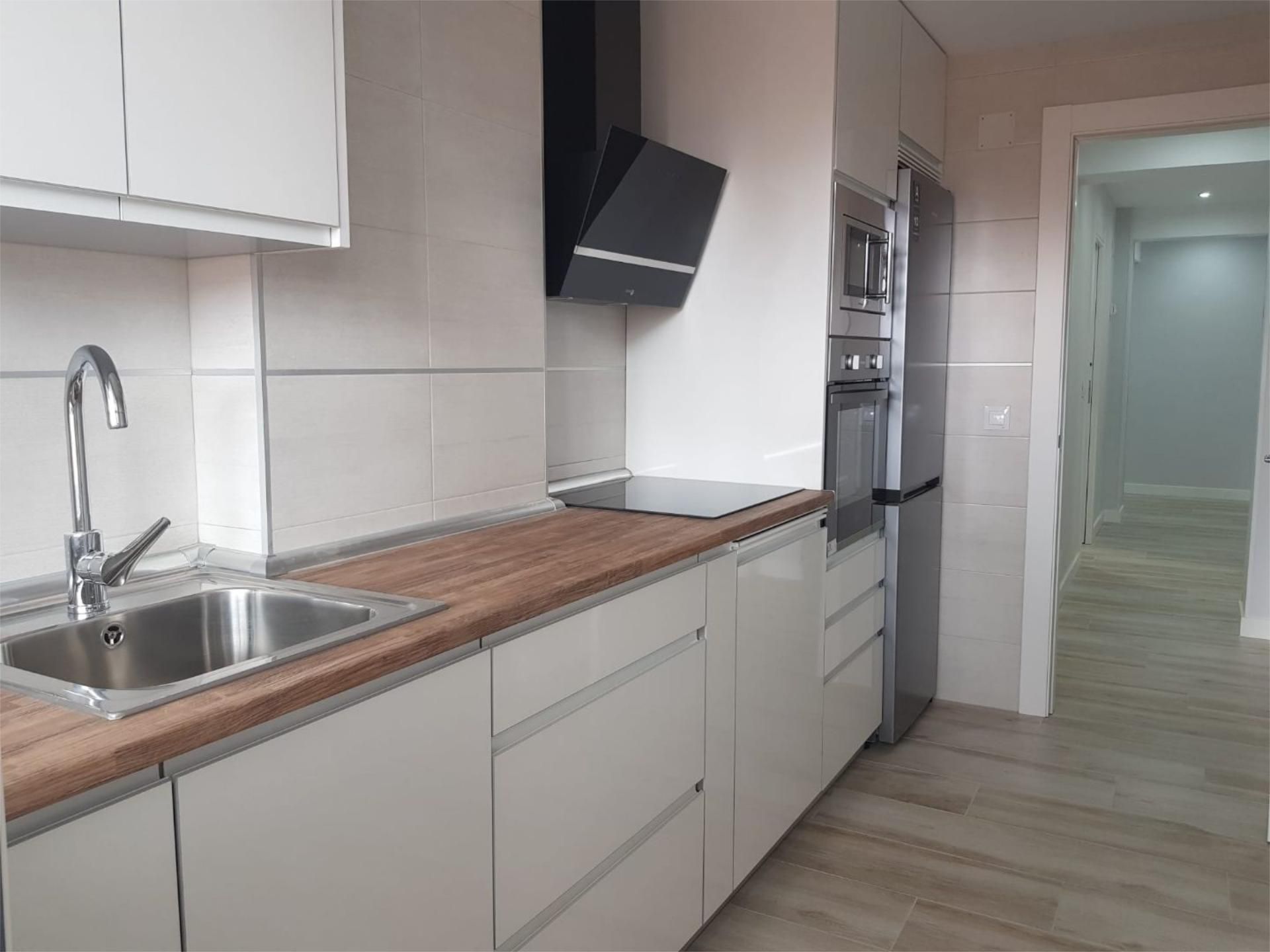 Cocina de Piso de alquiler en Valladolid Capital con Calefacción, Terraza y Trastero