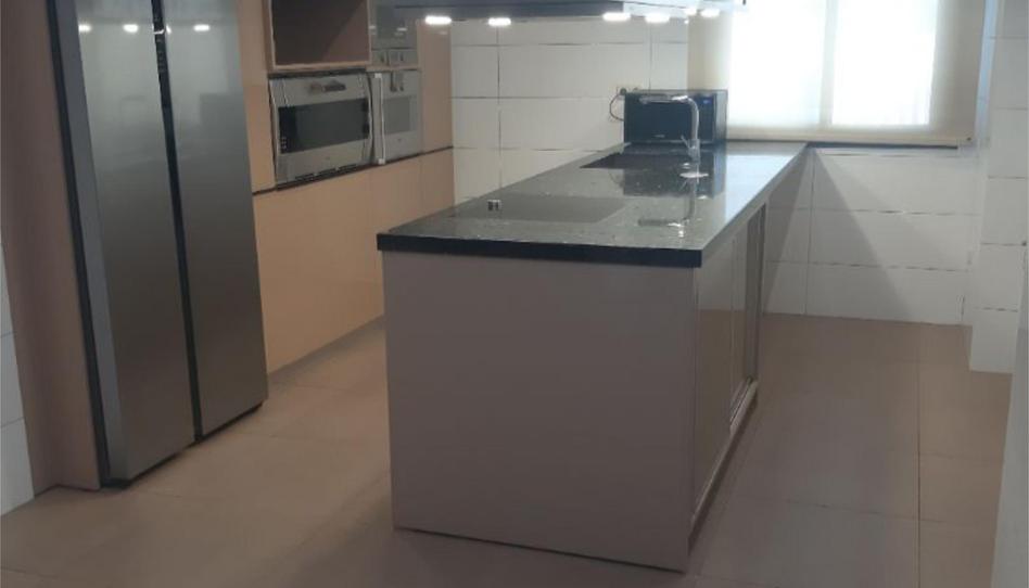 Flat to rent in Calle Rosales, 34, Zona Monte El Pilar, Madrid - image 1 Photo 1 of Flat to rent in Calle Rosales, 34, Zona Monte El Pilar, Madrid