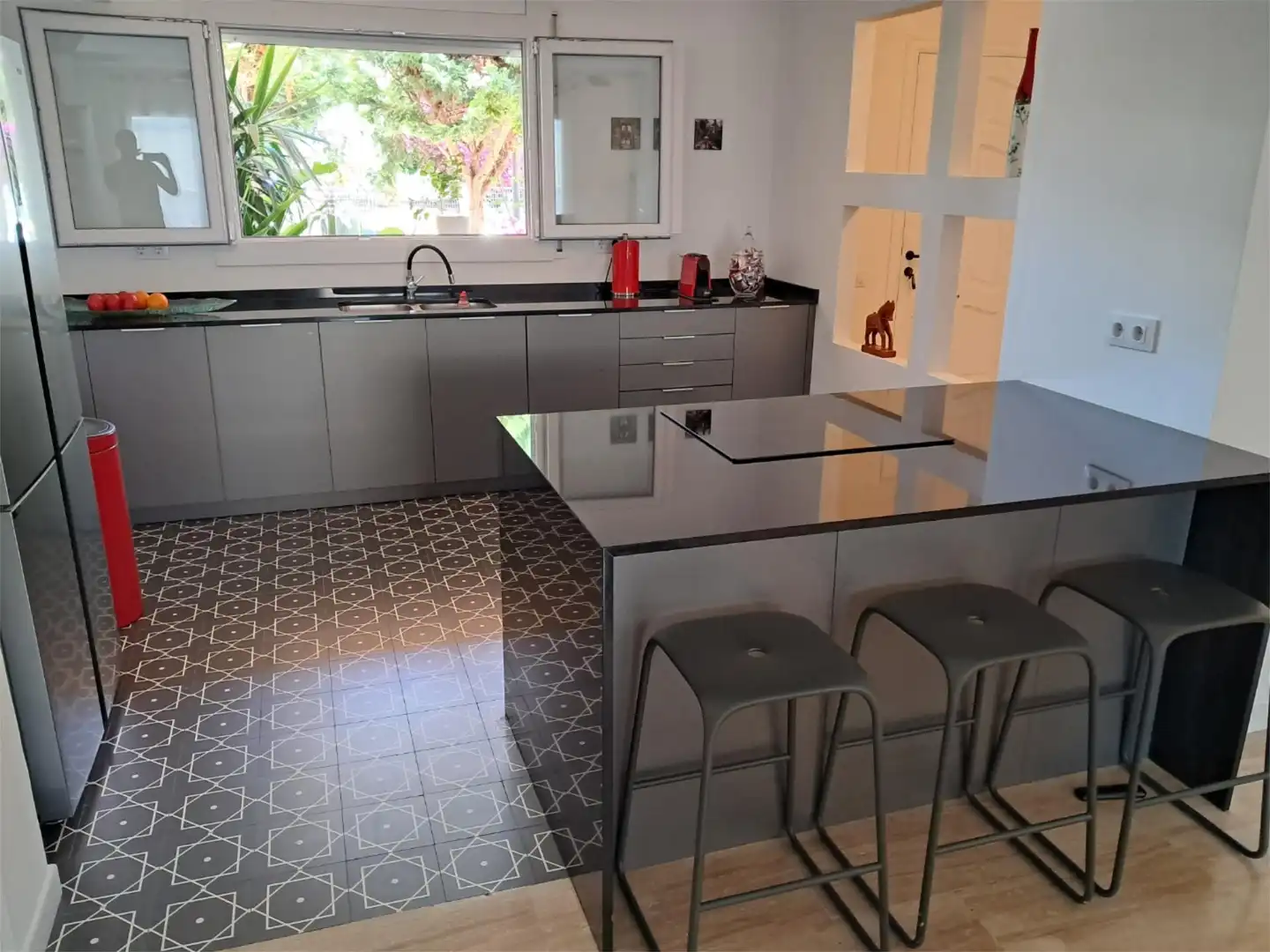Casa adosada en venta en Carrer de la Devesa, 15, Aiguadolç - Sant Sebastià Cocina de Casa adosada en venta en Sitges con Terraza
