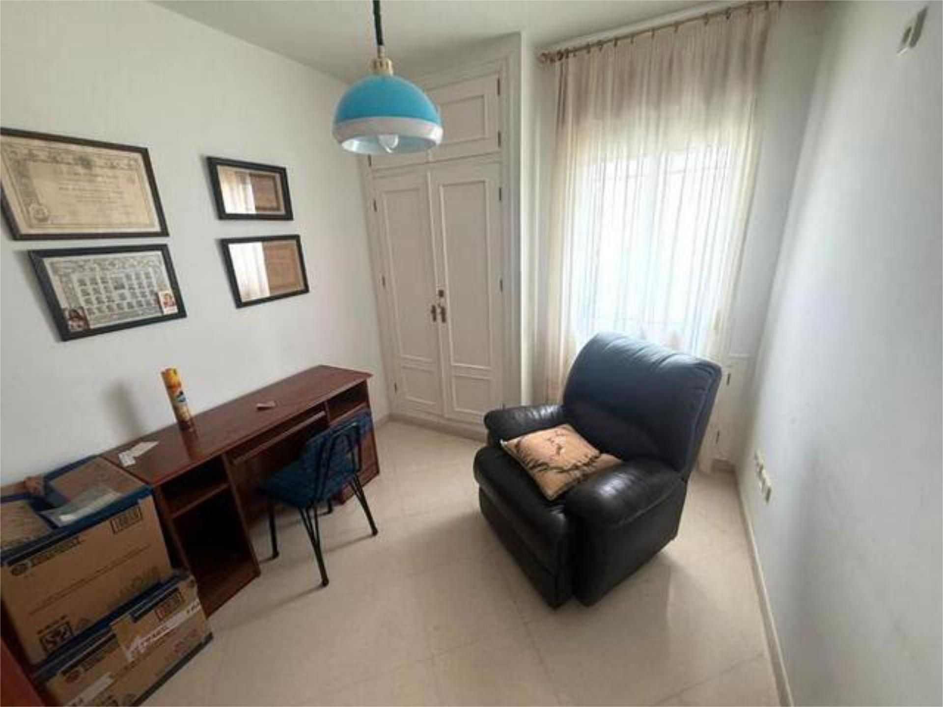 Piso en venta en Pino Montano - Consolación Habitación de Piso en venta en  Sevilla Capital con Jardín privado, Terraza y Trastero