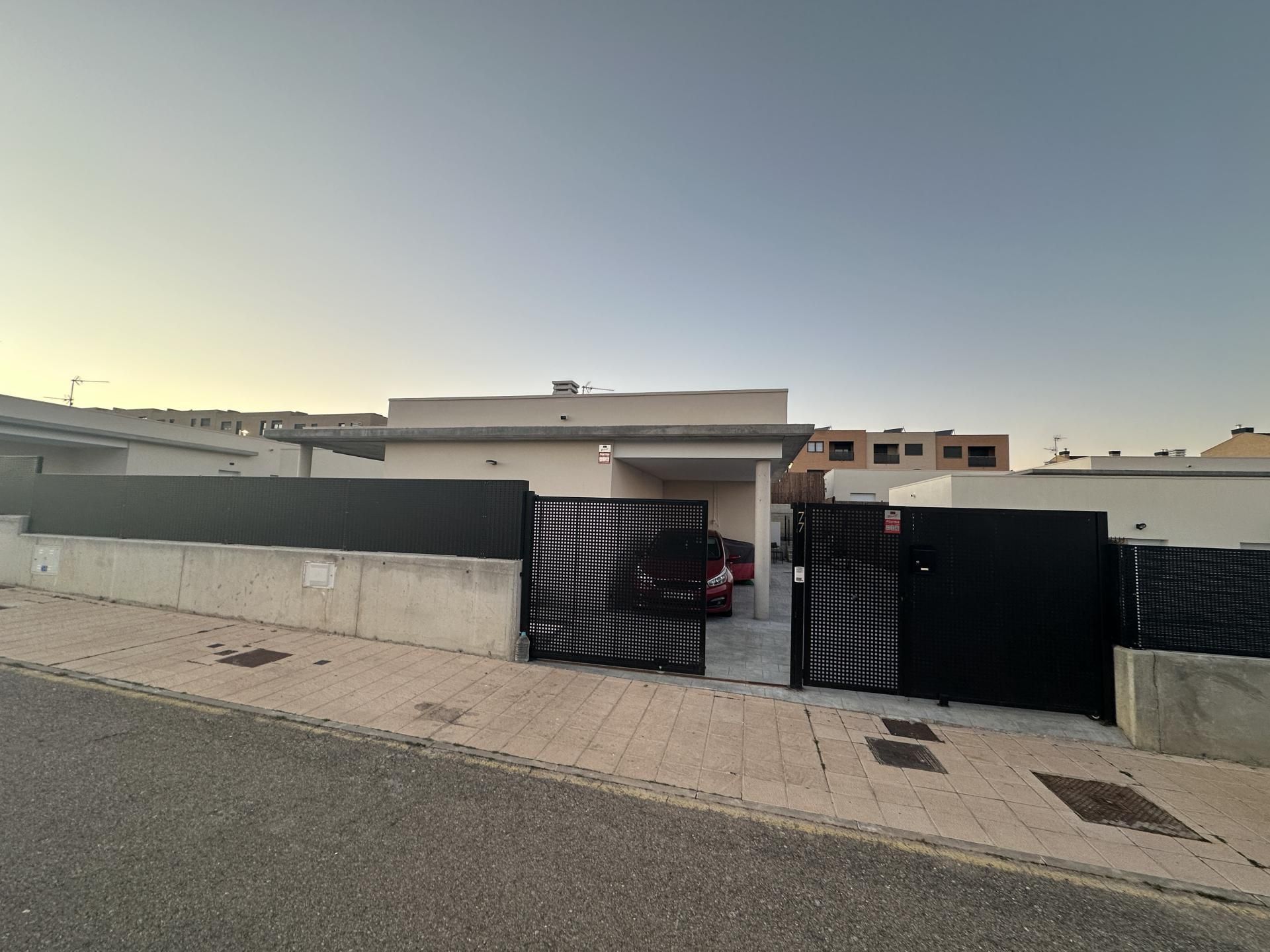 Exterior view of House or chalet for sale in Viana  with Air Conditioner and Terrace