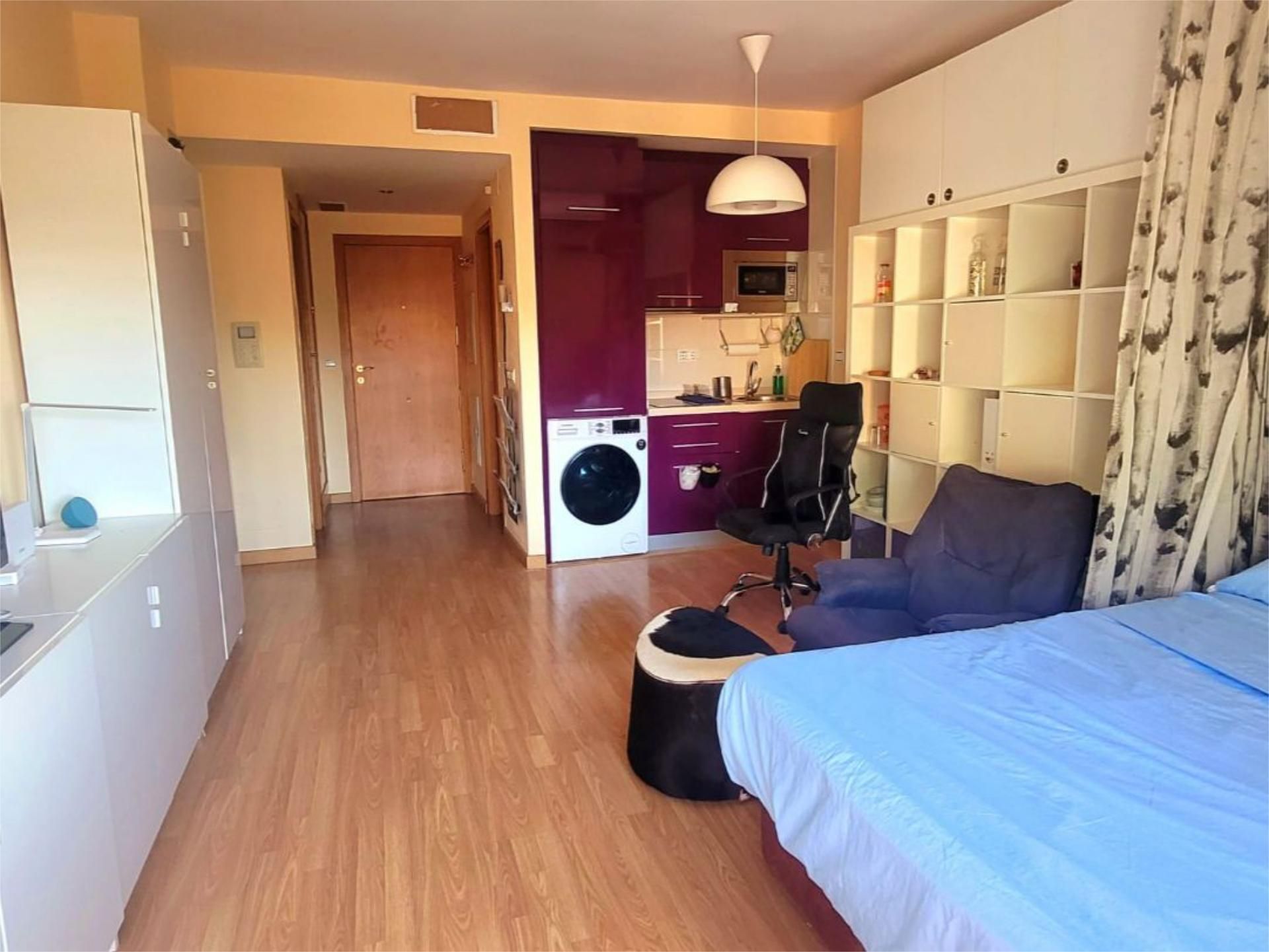 Study to rent in Calle Atarfeño, La Cruz