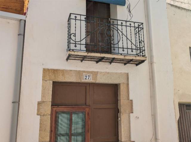 Casa adosada en Venta en Carrer Planet, 27 en Cervera del Maestre