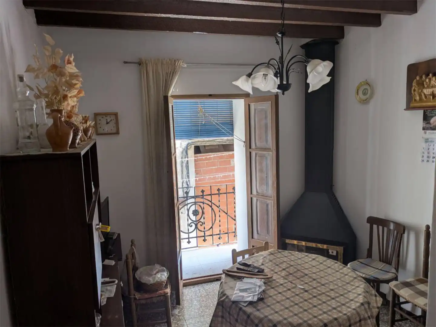 Einfamilien-Reihenhaus zum Verkauf in Carrer Planet, 27, Cervera del Maestre Schlafzimmer von Einfamilien-Reihenhaus zum Verkauf in Cervera del Maestre mit Terrasse und Balkon