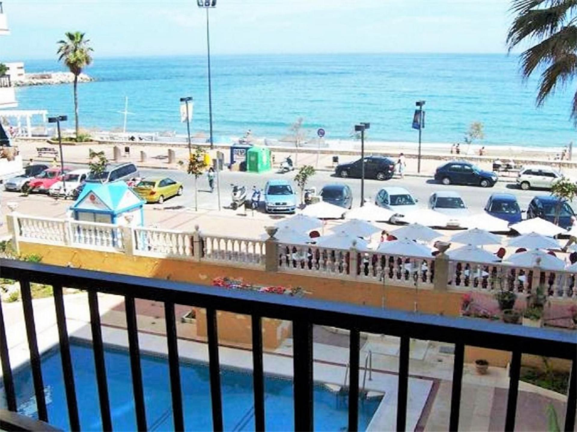 Bedroom of Flat to rent in Fuengirola  with Air Conditioner, Heating and Parquet flooring