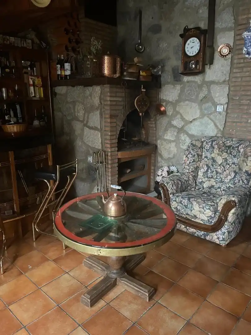 Casa adosada en venda a Calle Real, 58, Villaquilambre Sala d'estar de Casa adosada en venda en Villaquilambre