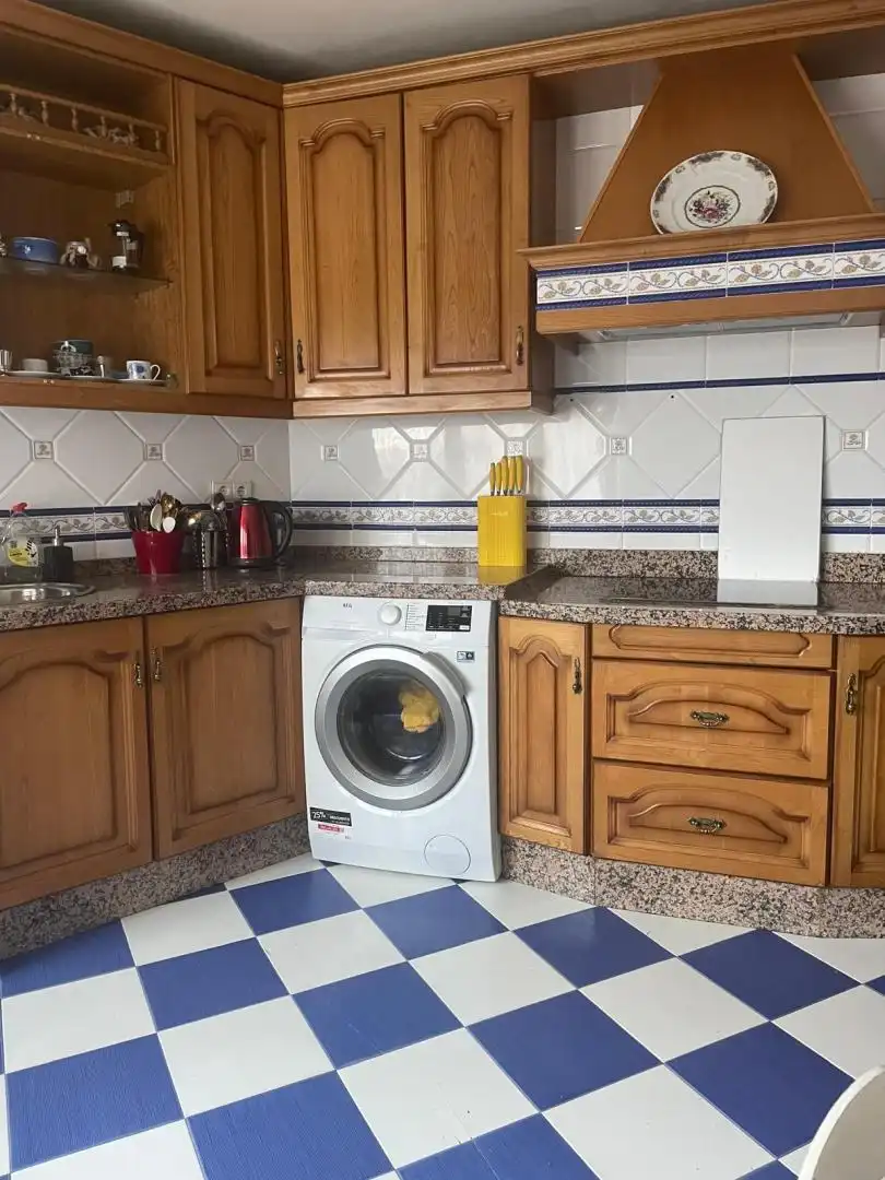 Casa adosada en venda a Calle Real, 58, Villaquilambre Cuina de Casa adosada en venda en Villaquilambre