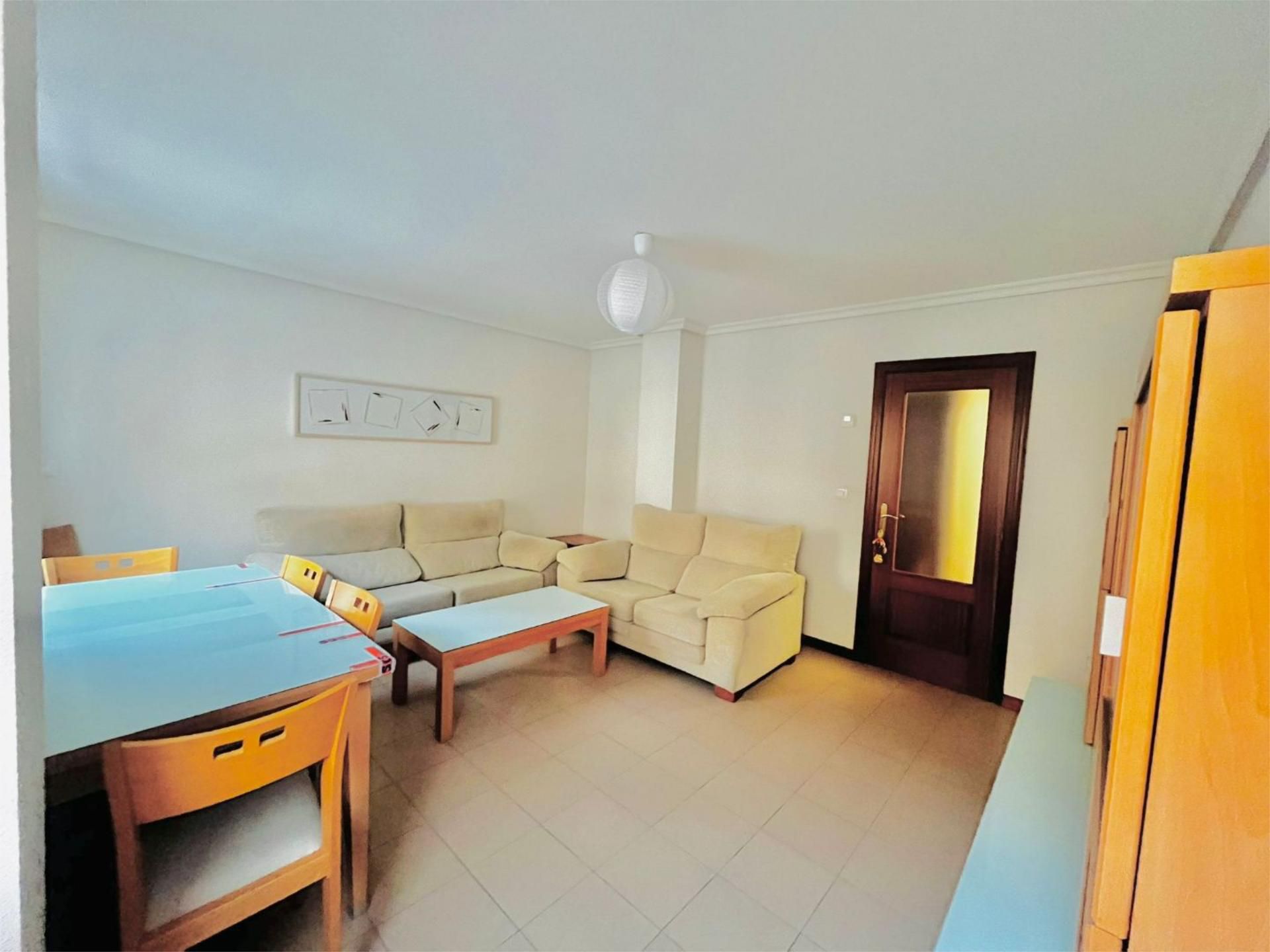 Living room of Flat to rent in Salamanca Capital  with Heating, Furnished and Community parking