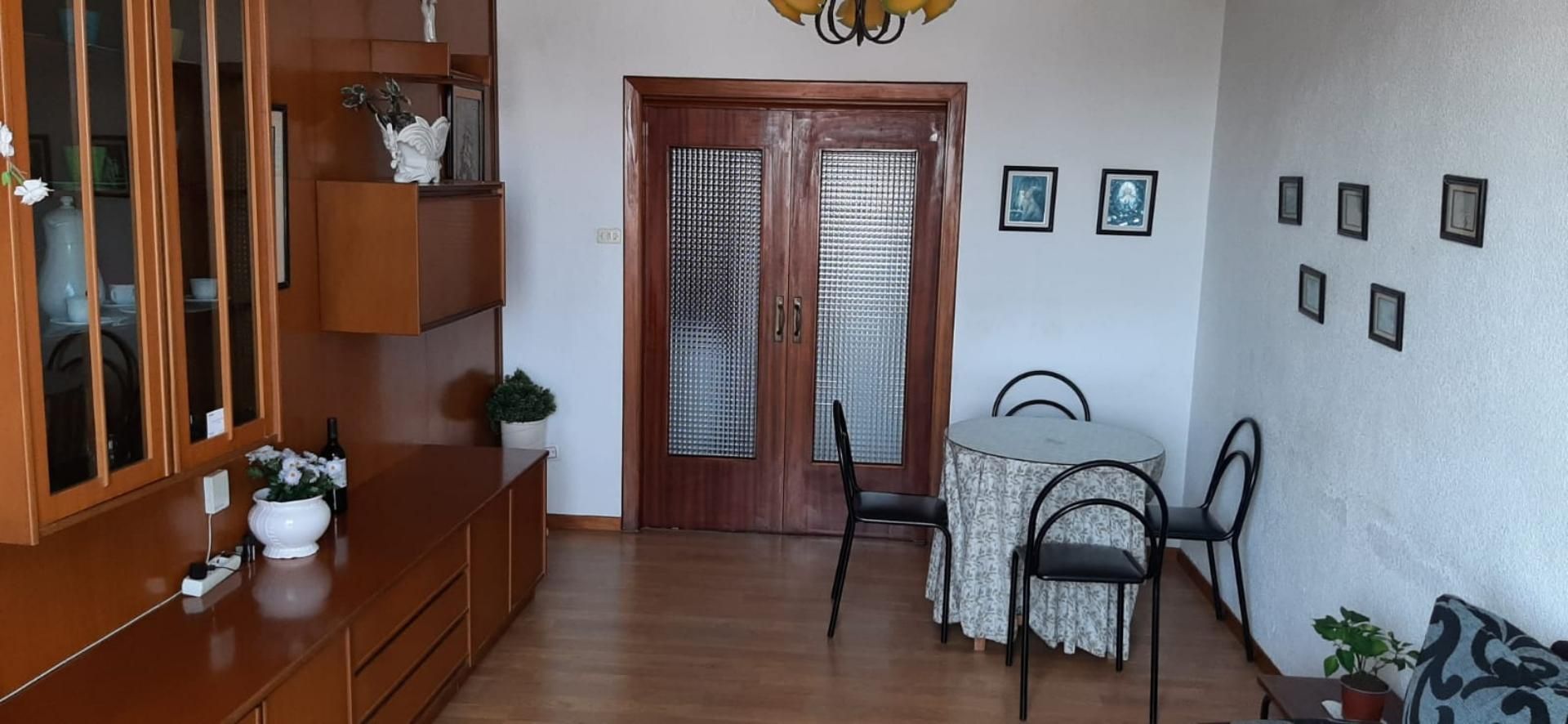 Menjador de Pis per a compartir en Cartagena amb Calefacció, Moblat i Forn