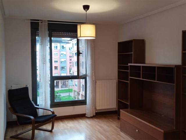 Piso en Alquiler en Calle Aguamiera, 6 en Corredoría - La Carisa - Prado de La Vega