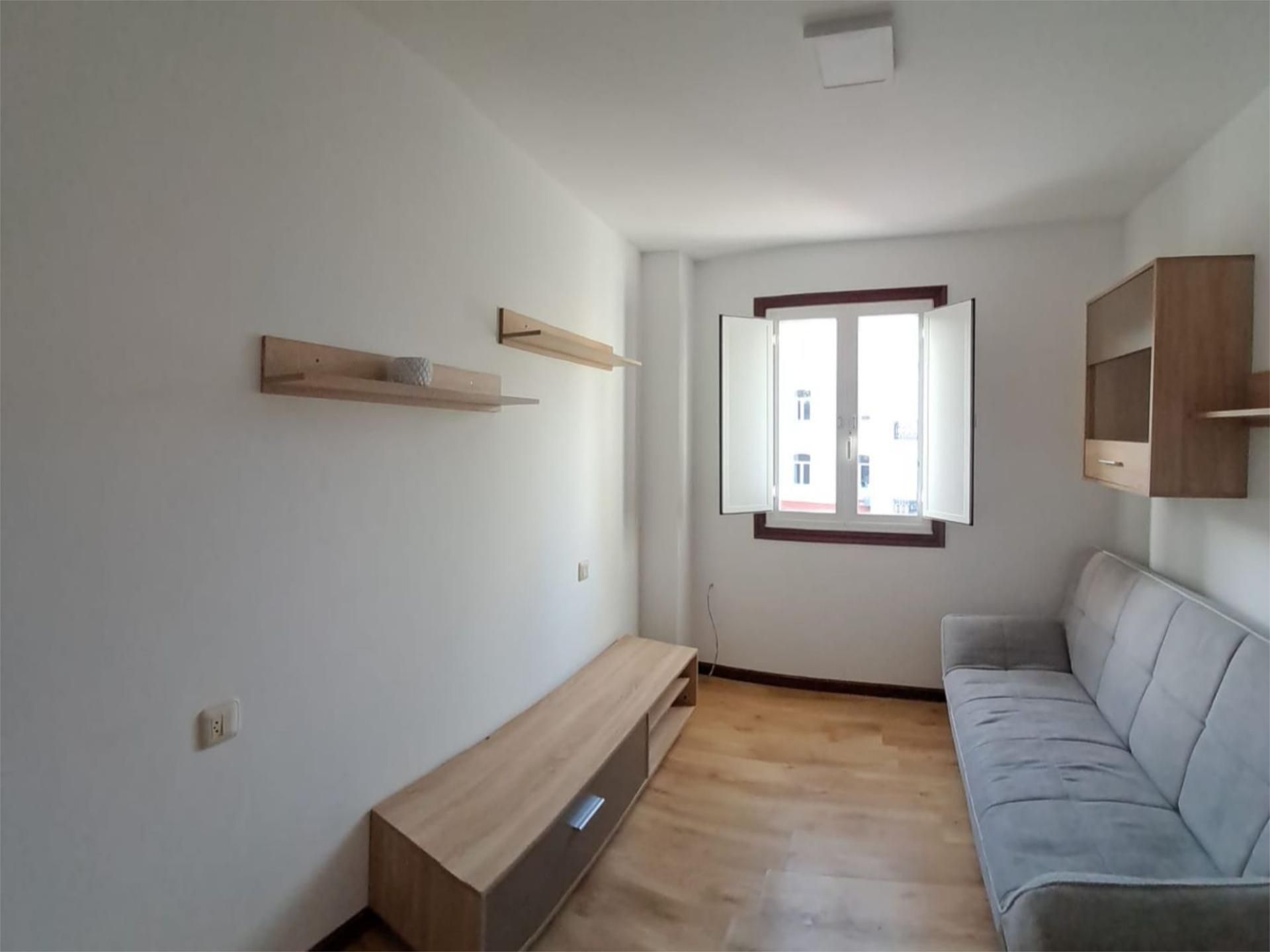 Bedroom of Apartment to rent in Vigo   with Heating, Parquet flooring and Furnished