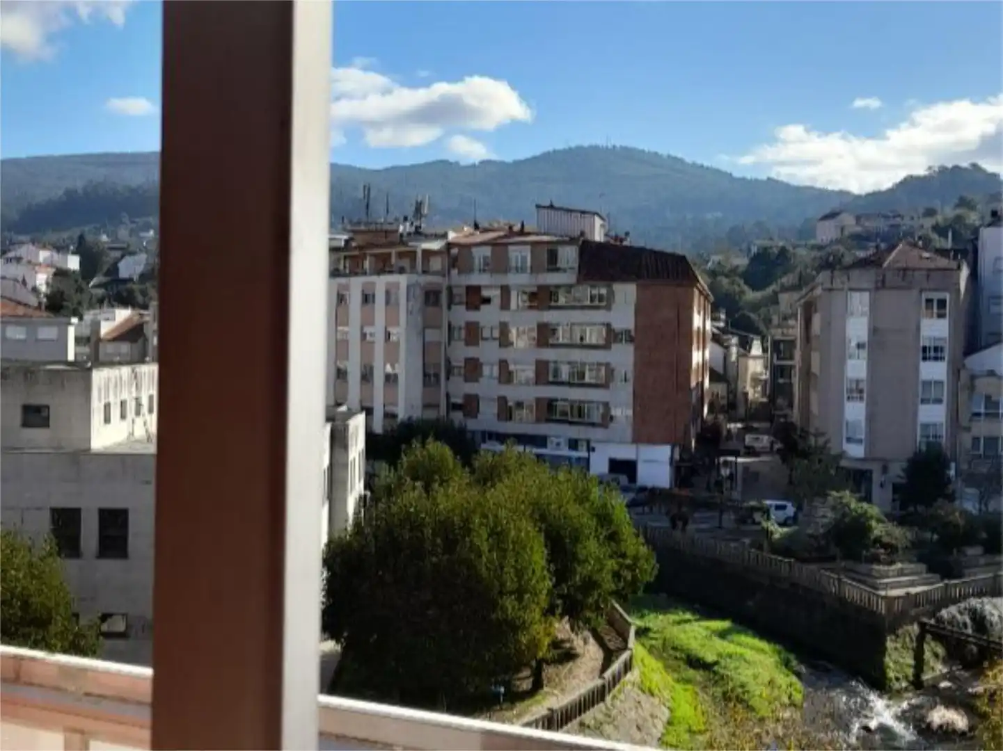 Vista exterior de Pis de lloguer en Redondela amb Balcó