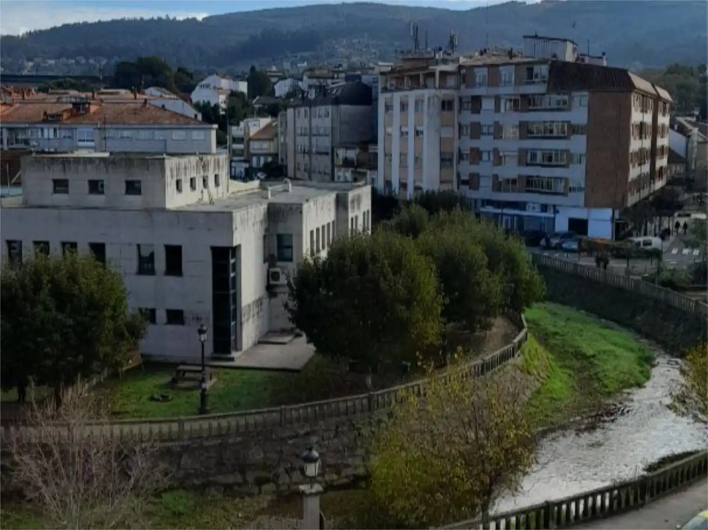 Vista exterior de Pis de lloguer en Redondela amb Balcó