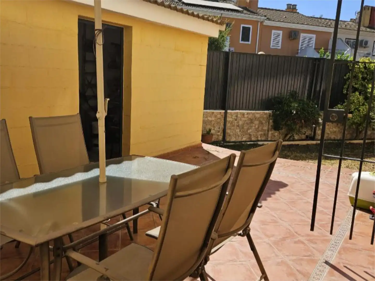 Habitación en Calle Ignacio Zuloaga, 3, Casco Antiguo Jardín de Piso para compartir en Mairena del Aljarafe con Aire acondicionado, Calefacción y Jardín privado