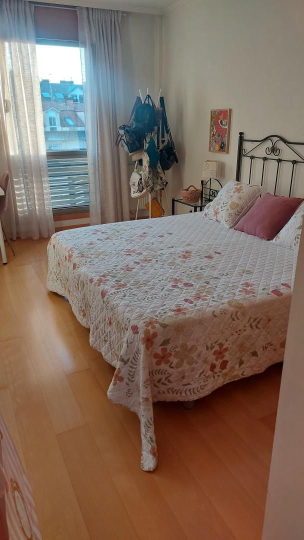 Bedroom of Flat to rent in A Coruña Capital   with Air Conditioner, Private garden and Parquet flooring