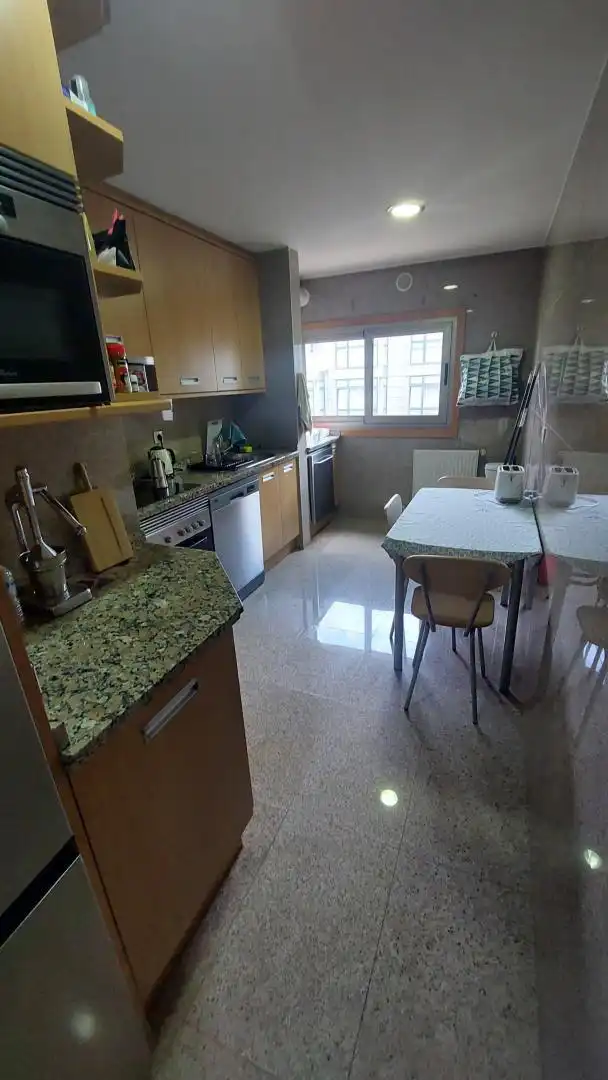 Flat for rent in Rúa Antonio Ríos, 29, Los Castros - Castrillón Kitchen of Flat for rent in A Coruña Capital with Air Conditioner, Private garden and Parquet flooring