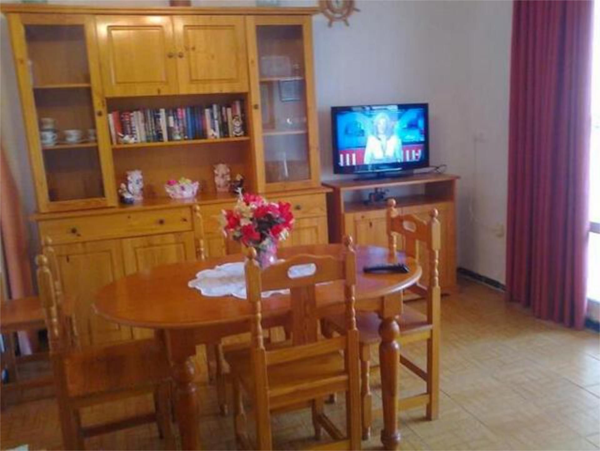 Comedor de Apartamento de alquiler en Laredo con Terraza, Trastero y Amueblado