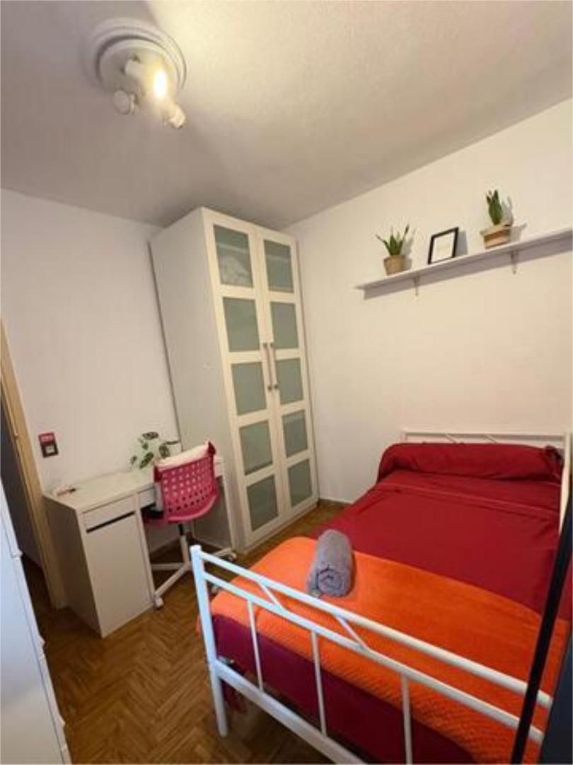 Bedroom of Study to share in Mieres (Asturias)  with Furnished and Pets allowed