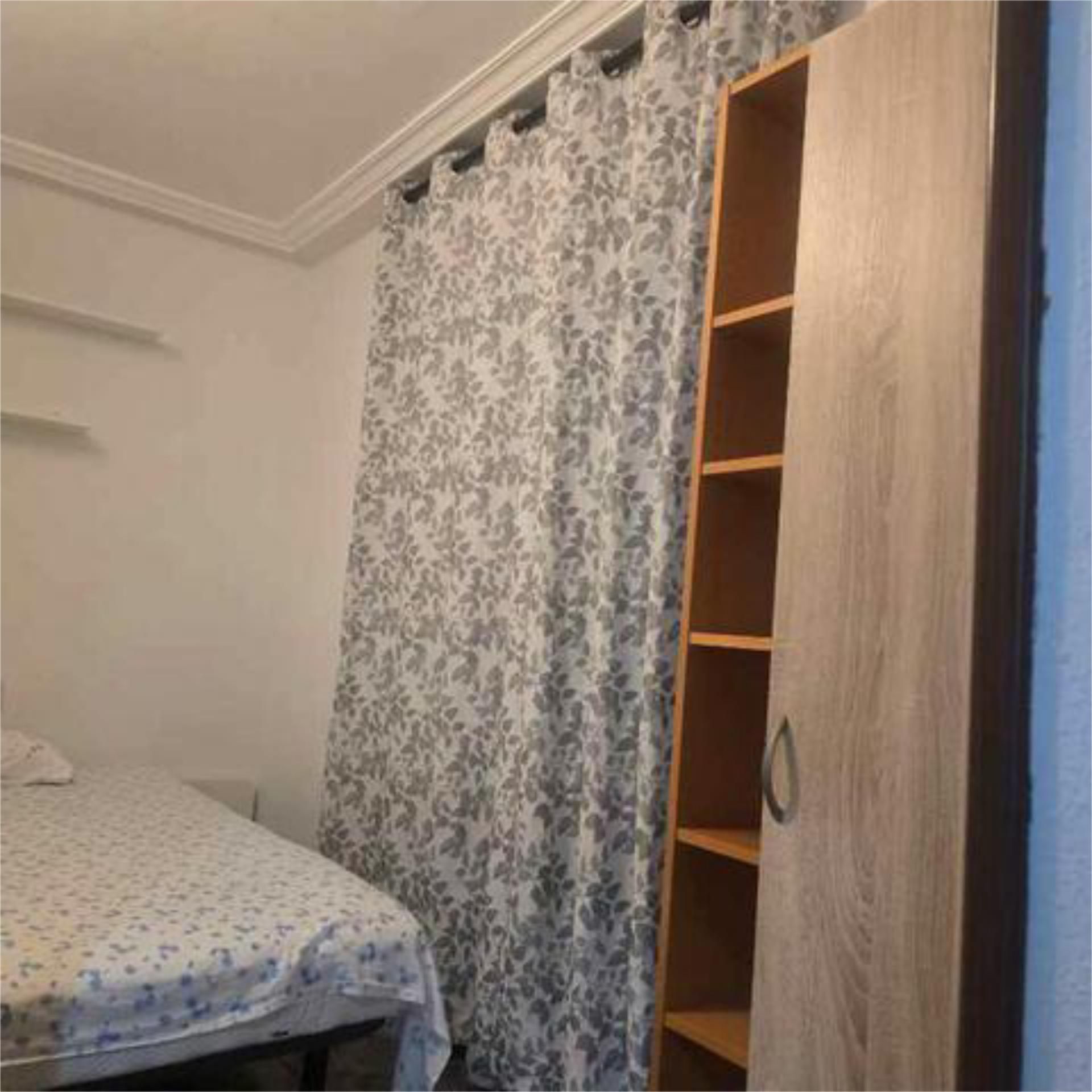 Apartament per a compartir a Trinitat Vella Dormitori de Apartament per a compartir en Barcelona Capital