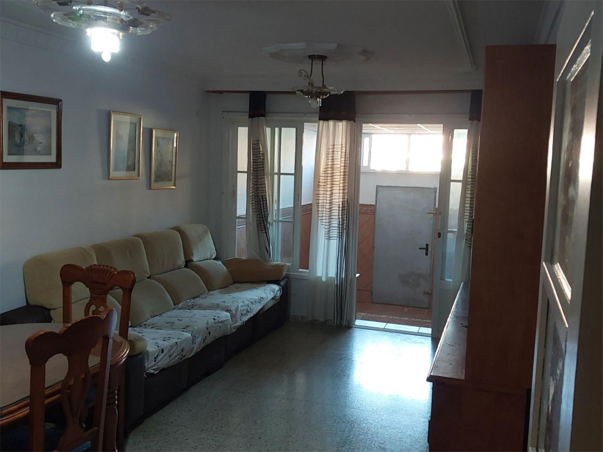 Sala d'estar de Casa adosada en venda en Chiclana de la Frontera amb Terrassa, Traster i Balcó