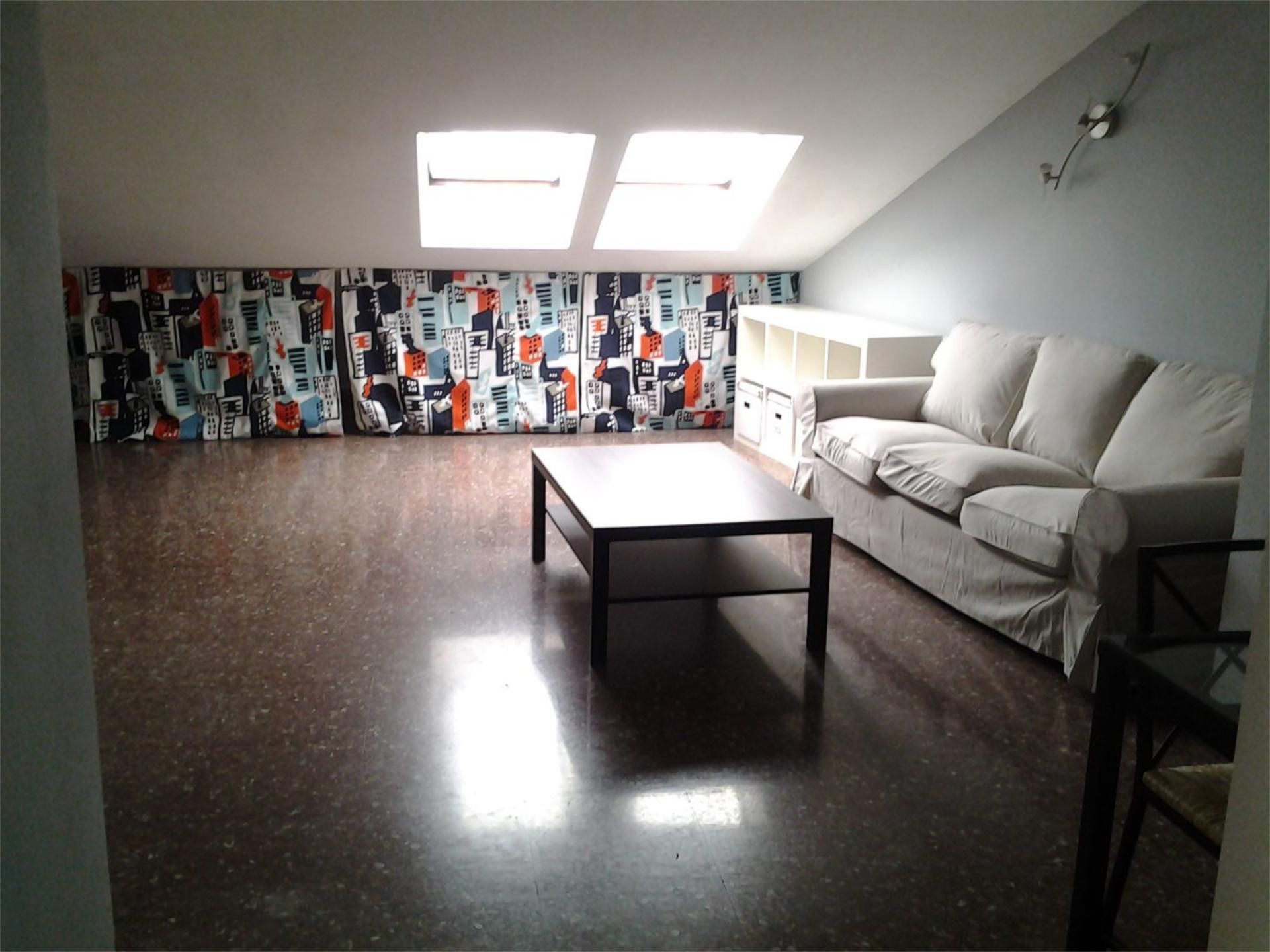 Sala de estar de Ático de alquiler en  Zaragoza Capital con Aire acondicionado, Calefacción y Terraza