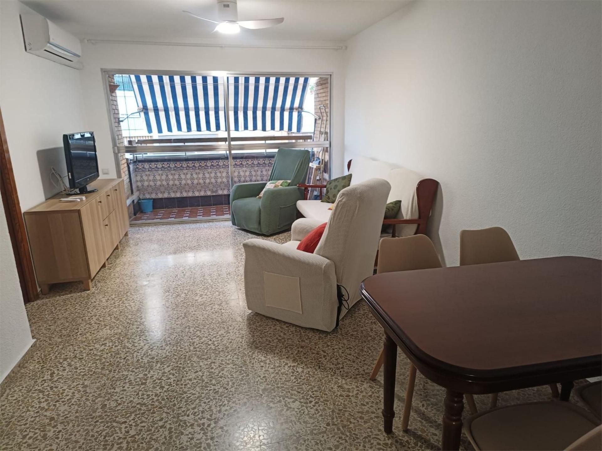 Flat to share in Calle Urbión, 5, El Plantinar – Avda. La Paz - El Juncal