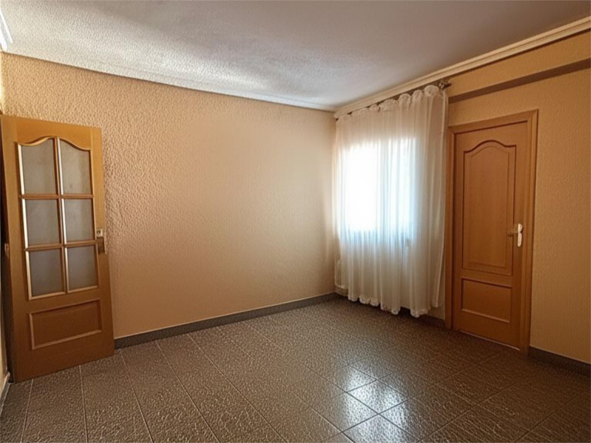 Habitación de Piso de alquiler en  Valencia Capital con Aire acondicionado, Calefacción y Balcón